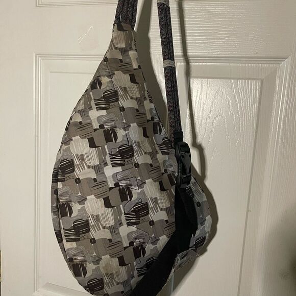KAVU Rope Sling Bag Camouflage shades of gray. - Picture 5 of 9